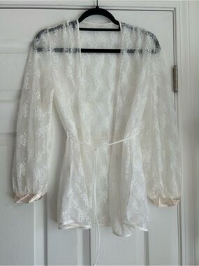 Vintage white lace wrap top size L